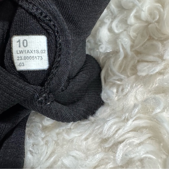 Lululemon Ebb To Street Tank *Light Support For B/C Cup Black - Picture 10 of 10